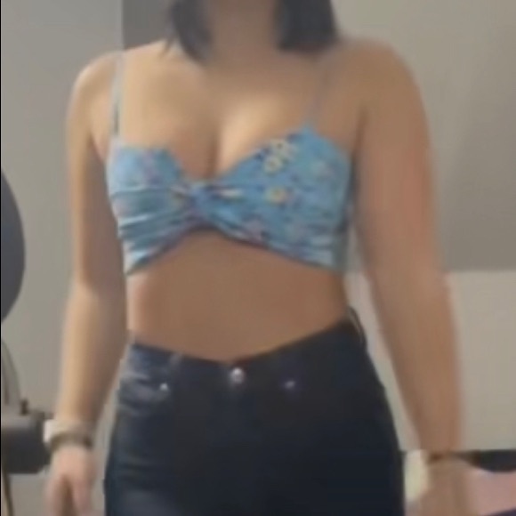 Zara blue floral cropped tank top - Picture 3 of 3